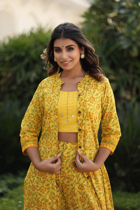 MULMUL USHARVI FLORAL JAAL BLOCK PRINTED TOP-PANELED PLAZZO & SHRUG SET MULMUL USHARVI FLORAL JAAL BLOCK PRINTED TOP-PANELED PLAZZO & SHRUG SET